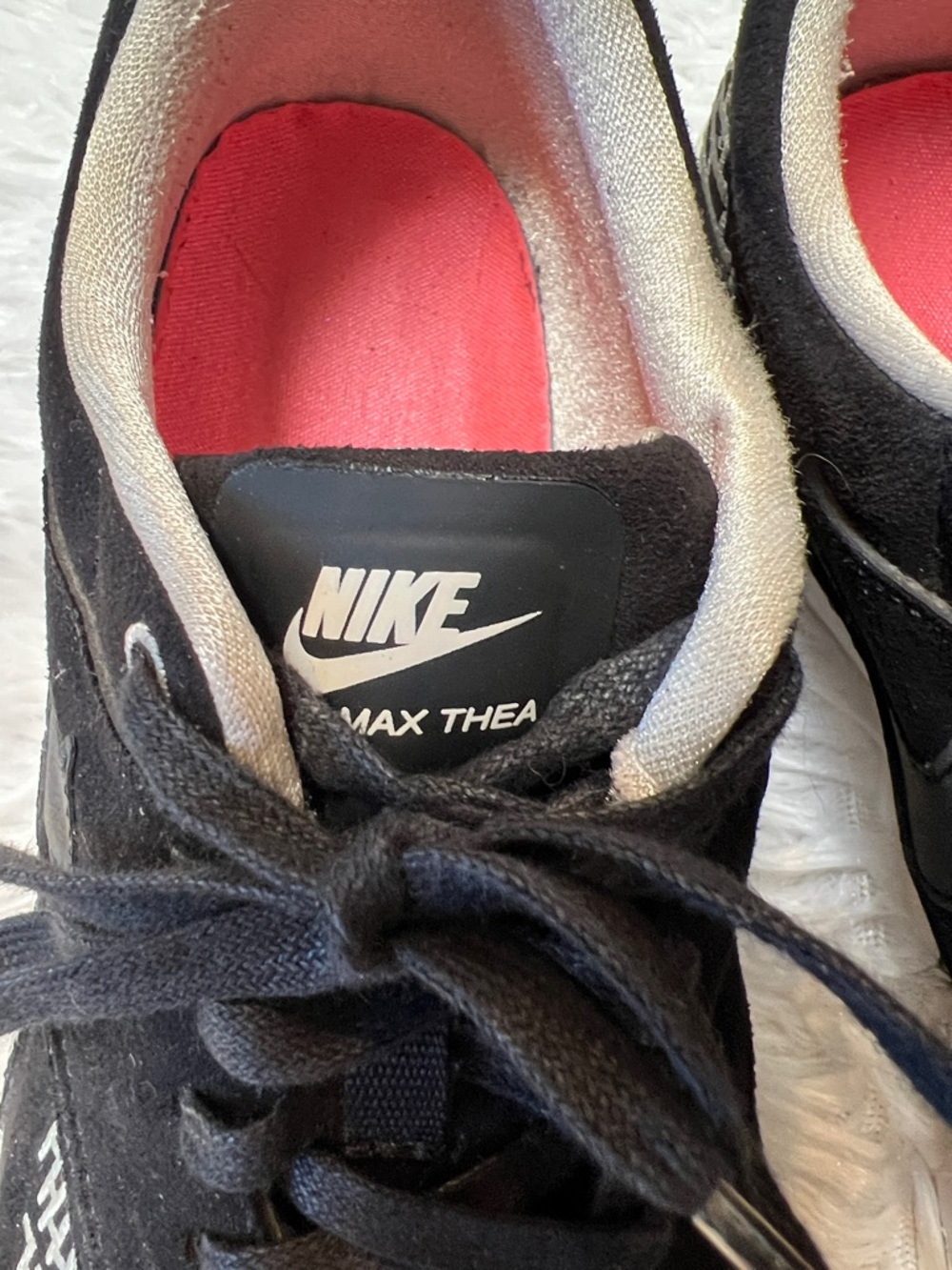 Nike Air Max Thea Suede NYC Sneakers RARE 8.5 - Picture 10 of 15